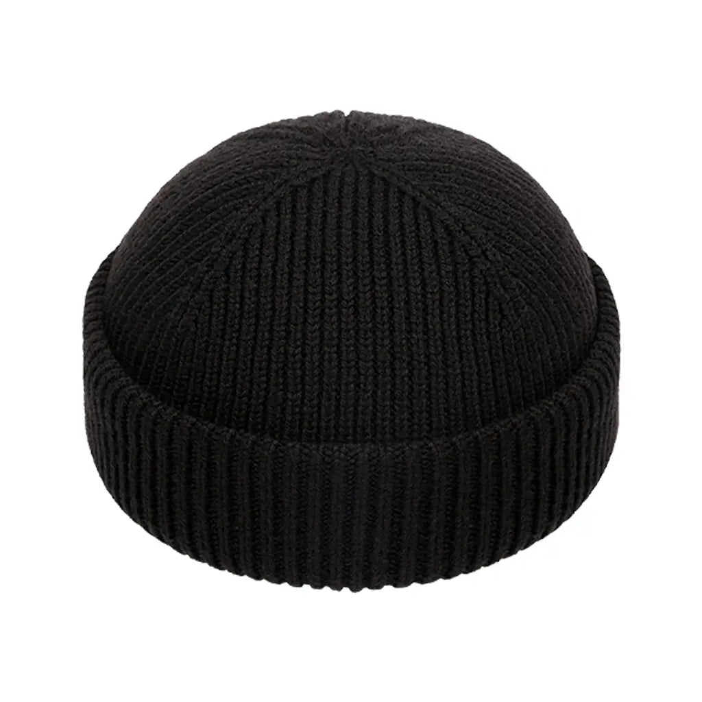 BLACK SHORT BEANIE